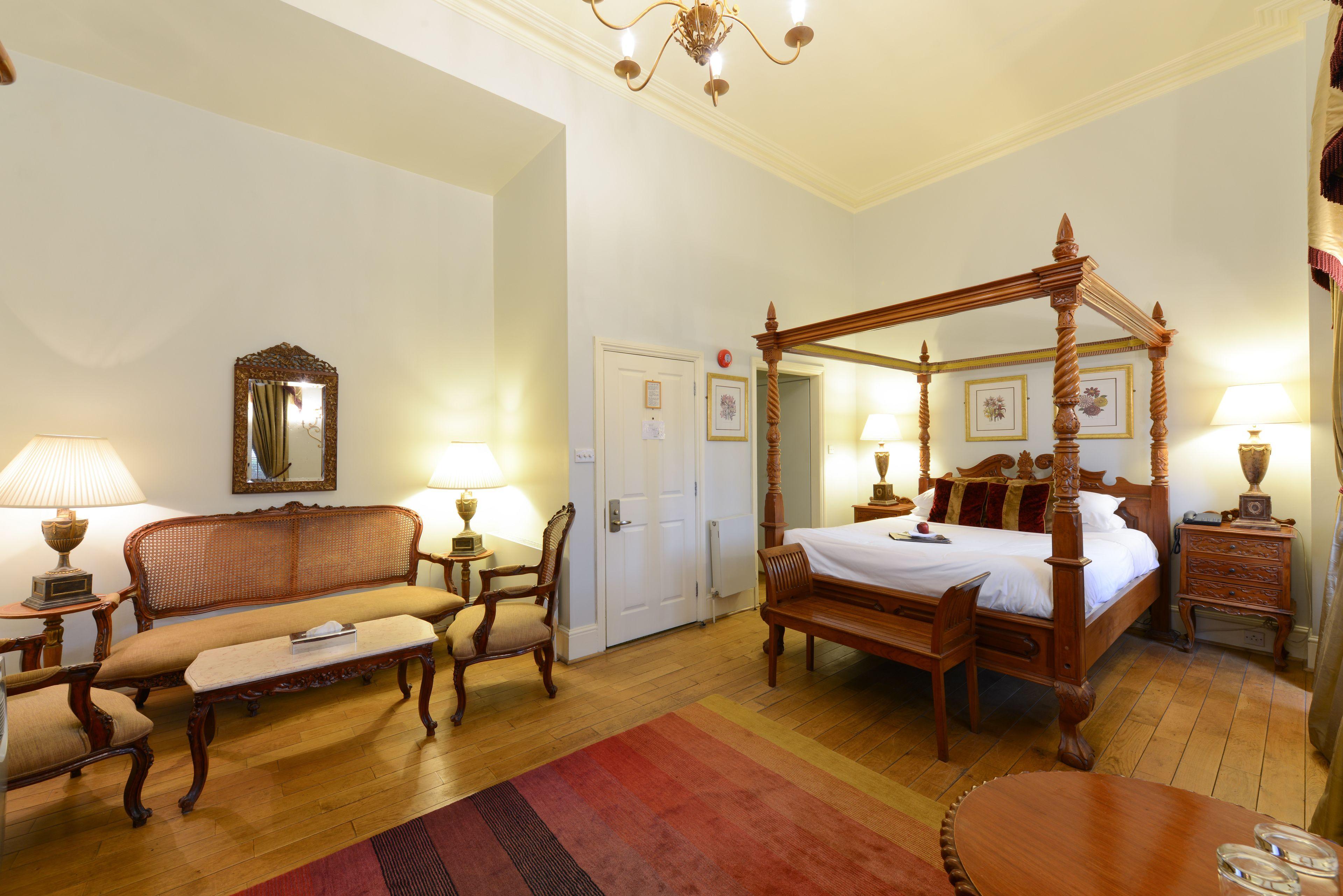 Pasha Suite