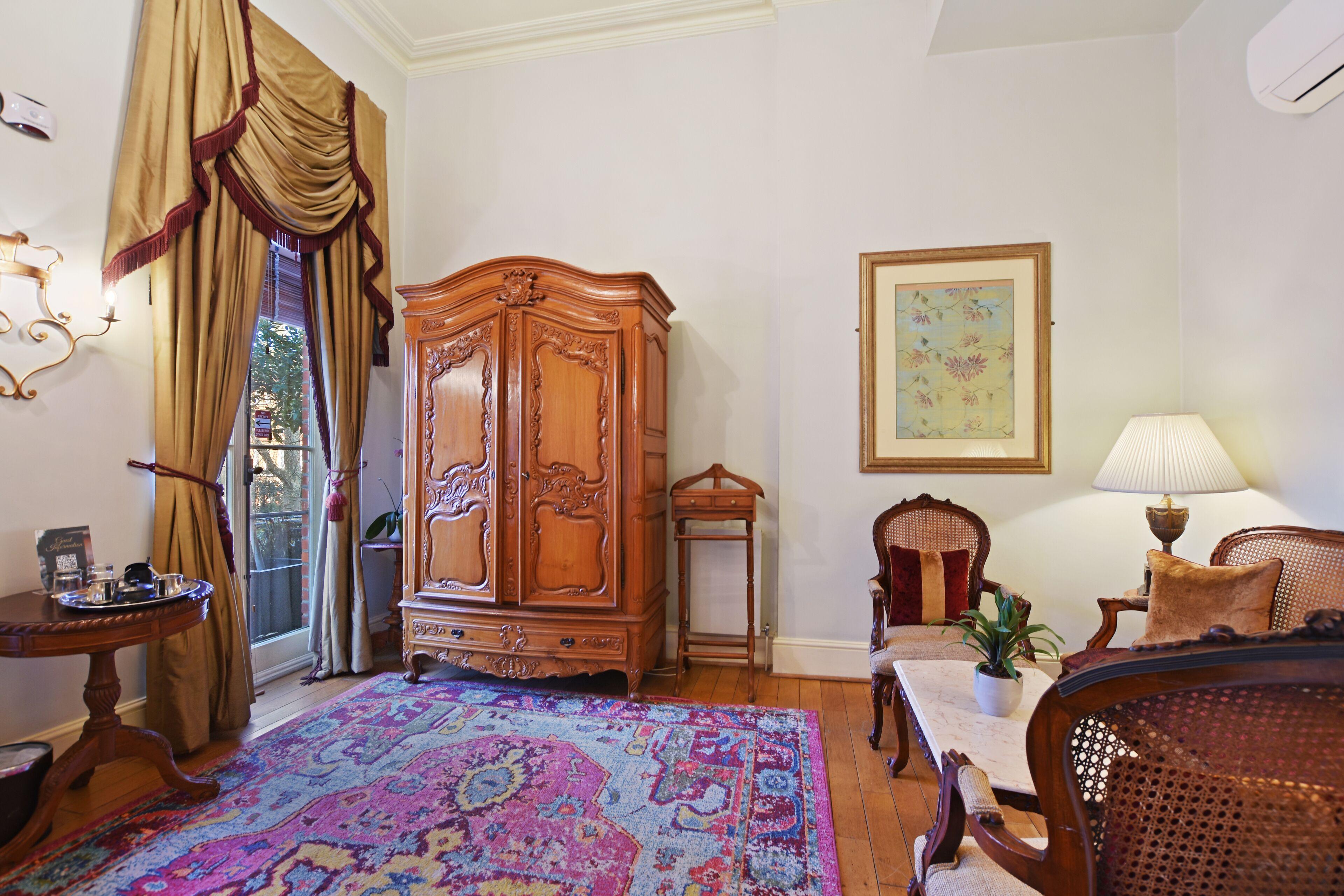 Pasha Suite